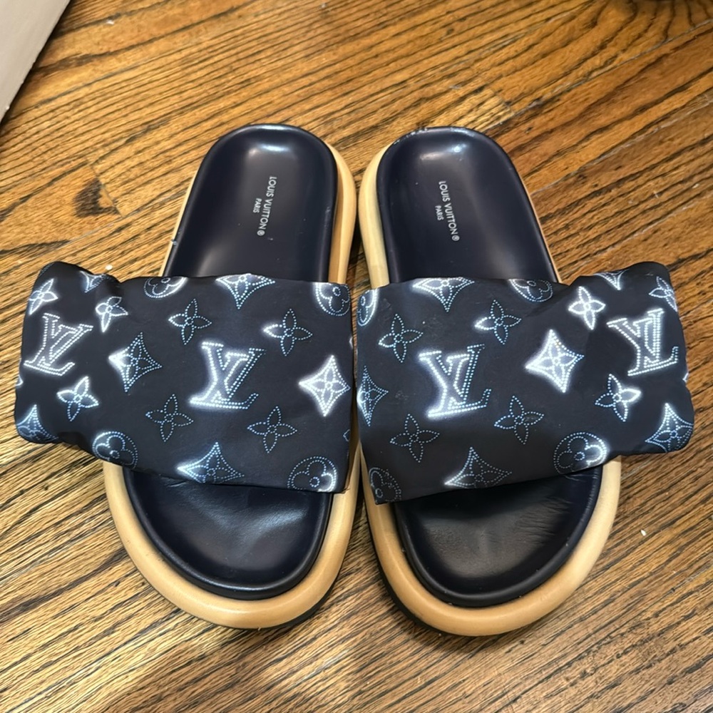 Louis Vuitton monogram nylon Print Pillow Slides Size 36 womens